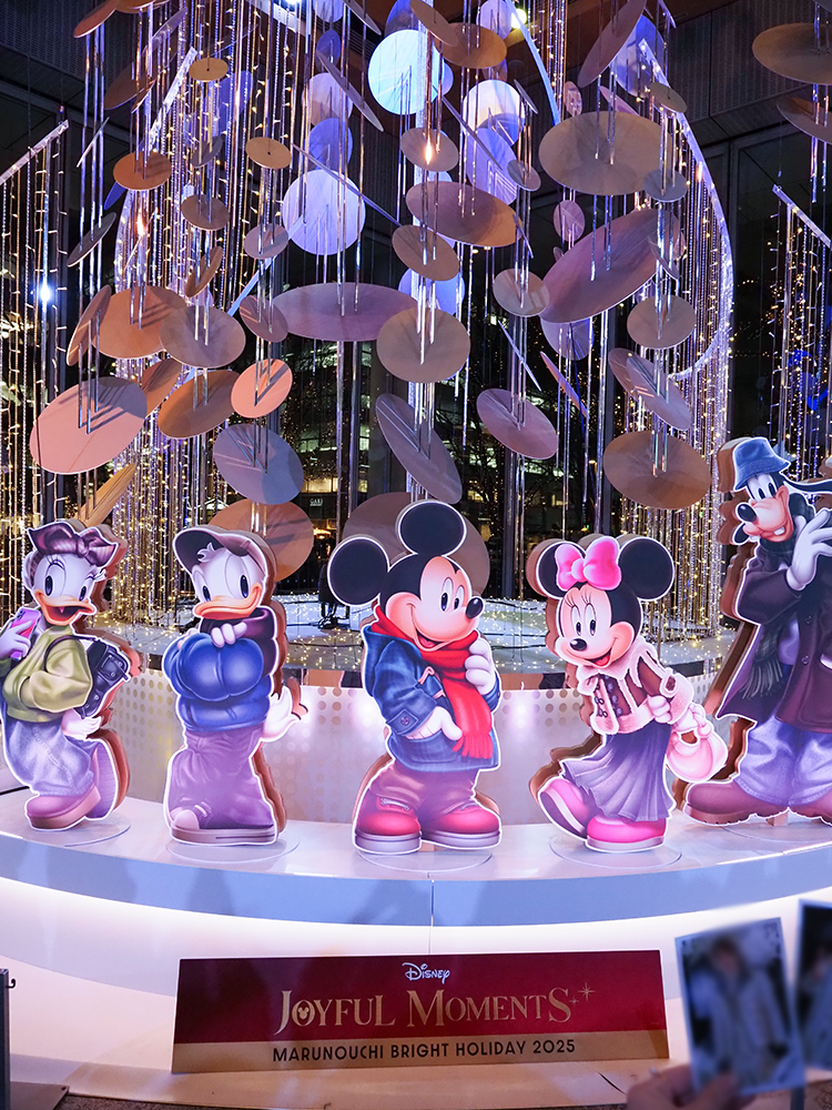 建築の聖地・丸の内がディズニーと共演！2025年冬の「都市の劇場」を撮り歩く